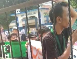 HMI Teknologi Demo BPR dan DPMPD Pandeglang Menyoal Dugaan Korupsi