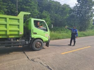 Dishub Gelar Razia Kendaraan di Jalan Raya Panimbang - Tanjunglesung