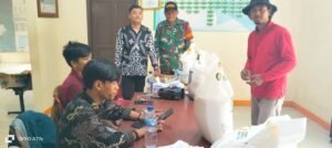 Pemdes Tanjungjaya Salurkan Bantuan Pangan Beras pada 953 KPM