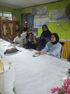 Kelurahan Unyur Membagikan Bantuan Langsung Tunai Untuk Warga Kurang Mampu